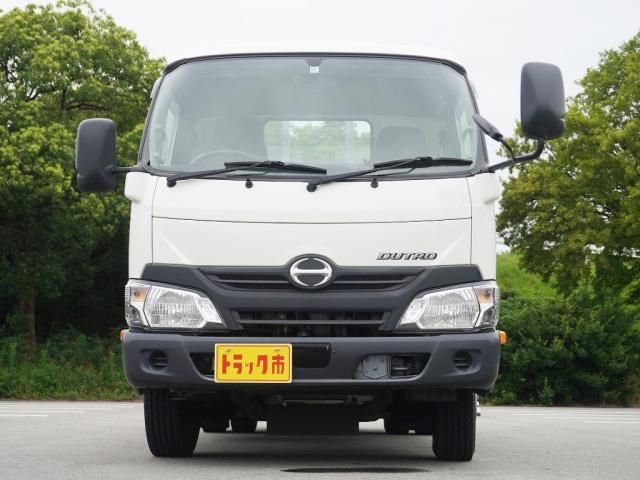 Hino DUTRO 2017-11 196214-1
