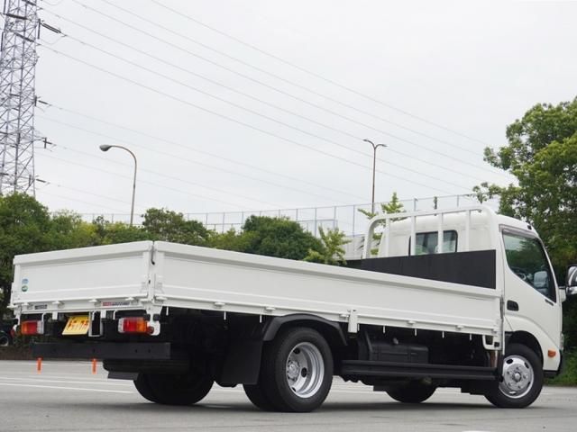 Hino DUTRO 2017-11 196214-4