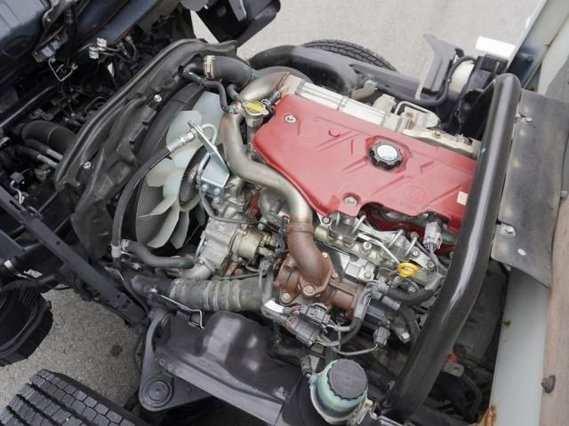 Hino DUTRO 2017-11 196214-19