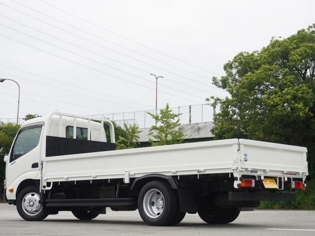 Hino DUTRO 2017-11 196214-6