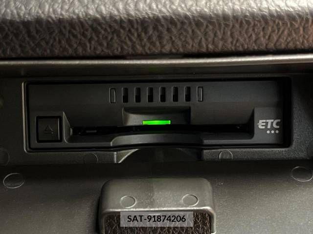 Toyota VOXY 2018-11 370480-9