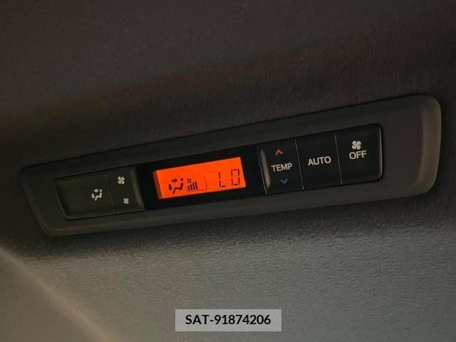 Toyota VOXY 2018-11 370480-8
