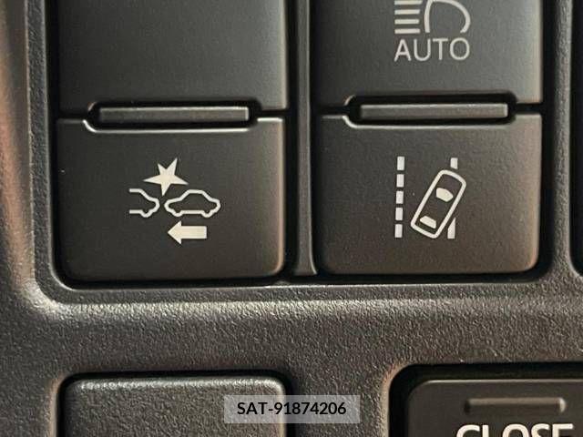 Toyota VOXY 2018-11 370480-6