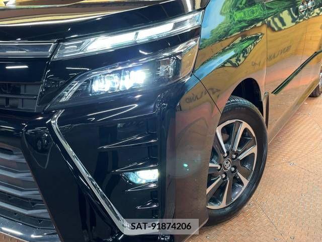 Toyota VOXY 2018-11 370480-14