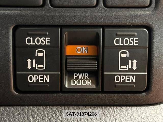 Toyota VOXY 2018-11 370480-4