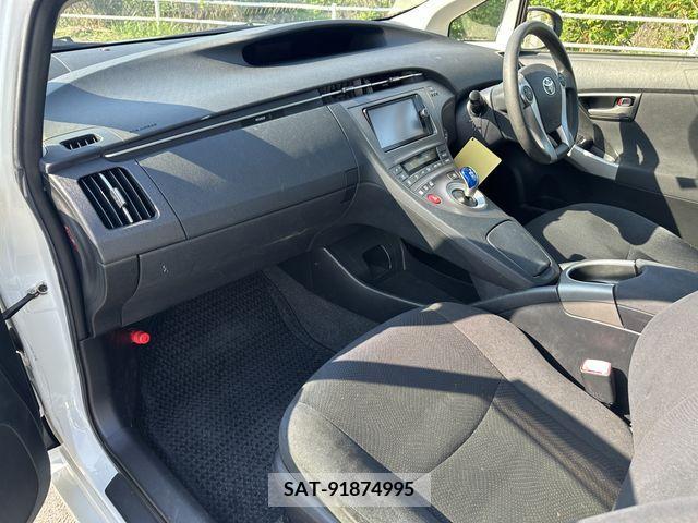 Toyota PRIUS 2013-03 322039-8