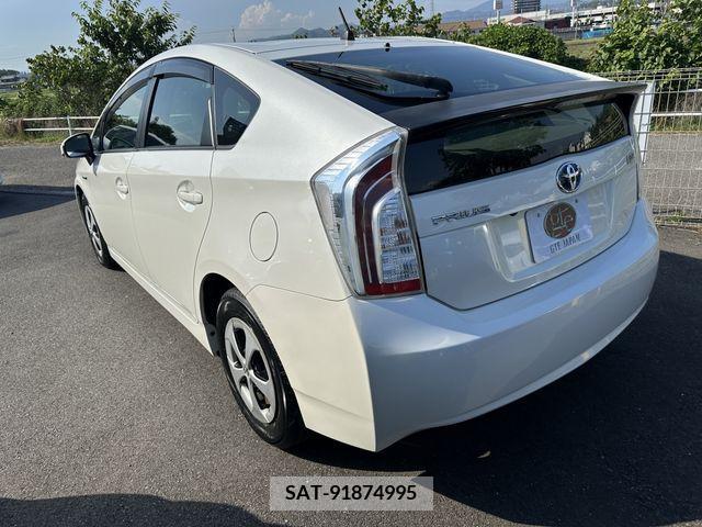 Toyota PRIUS 2013-03 322039-2