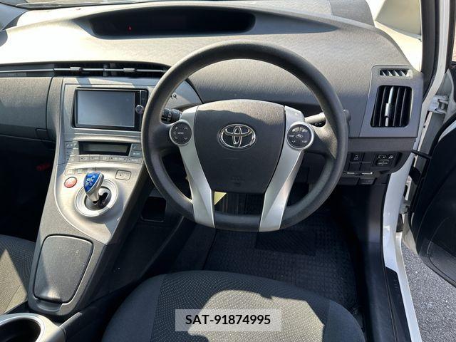 Toyota PRIUS 2013-03 322039-5
