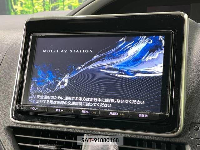 Toyota VOXY 2018-03 211903-2