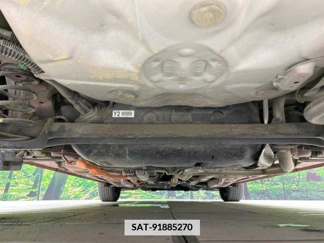 Toyota AQUA 2019-08 381785-19