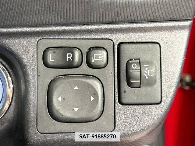Toyota AQUA 2019-08 381785-7
