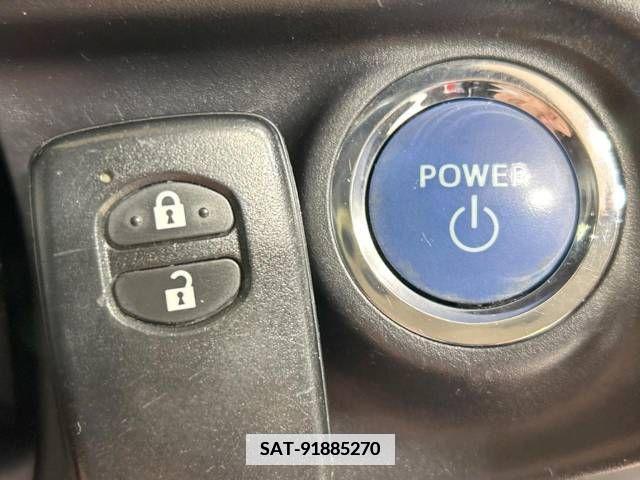 Toyota AQUA 2019-08 381785-6