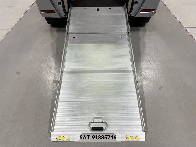 Honda N BOX 2019-05 307458-2