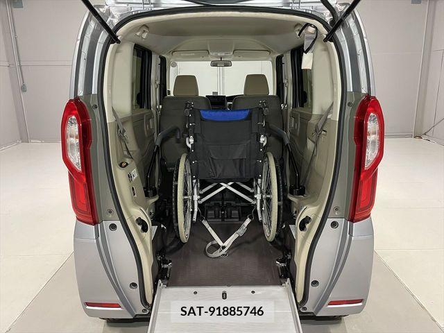 Honda N BOX 2019-05 307458-1