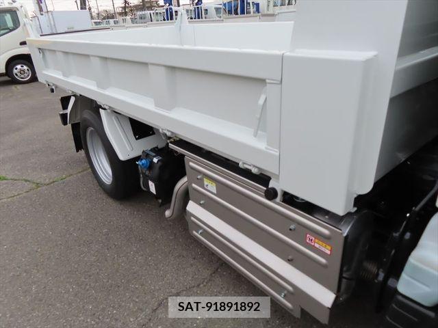 Mitsubishi CANTER 2023-09 226812-13