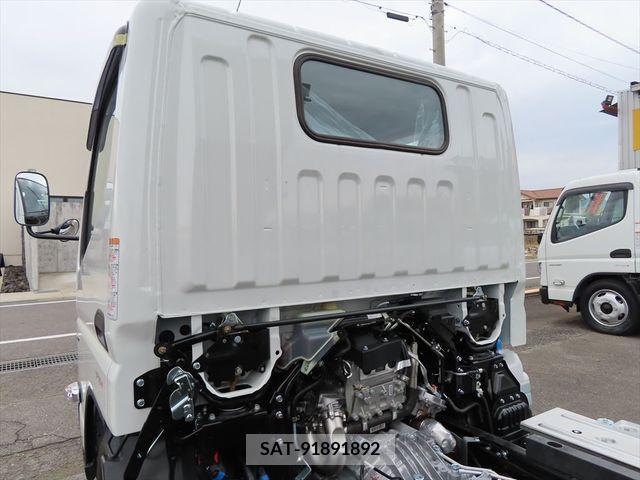 Mitsubishi CANTER 2023-09 226812-16
