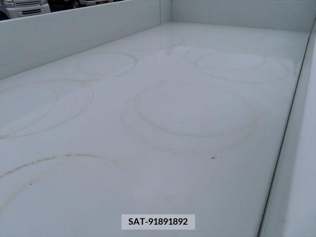 Mitsubishi CANTER 2023-09 226812-18