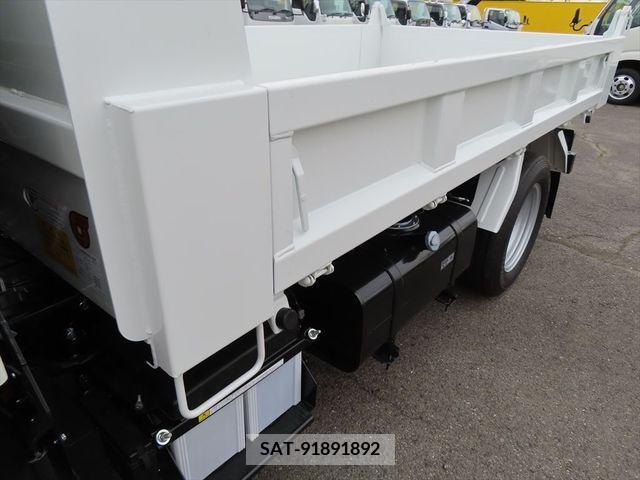 Mitsubishi CANTER 2023-09 226812-14