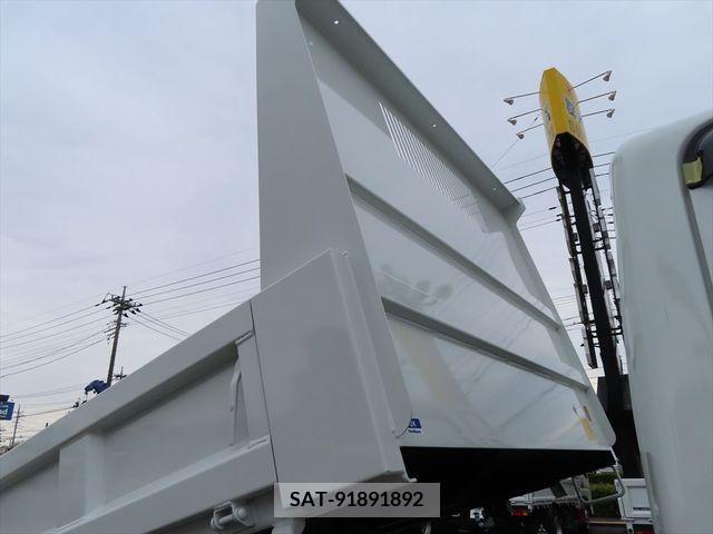 Mitsubishi CANTER 2023-09 226812-19