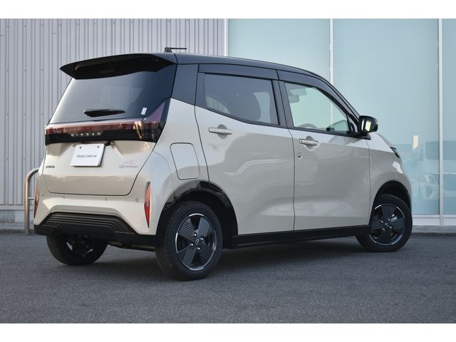 Nissan Sakura 2023-07 181004-1