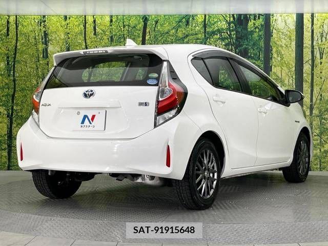 Toyota AQUA 2017-10 255947-17