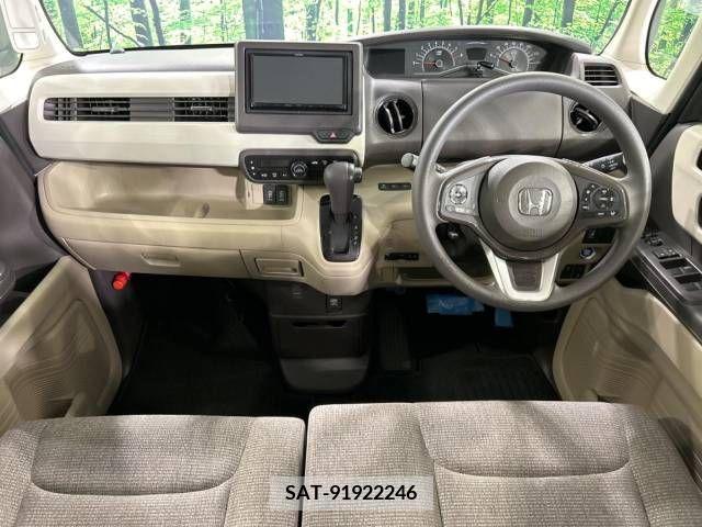 Honda N BOX 2018-02 279746-1