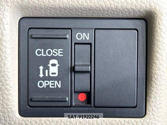 Honda N BOX 2018-02 279746-5