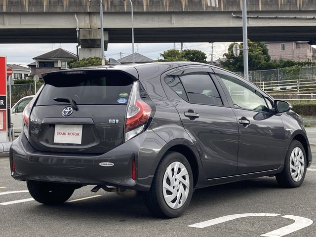 Toyota AQUA 2018-06 185321-25