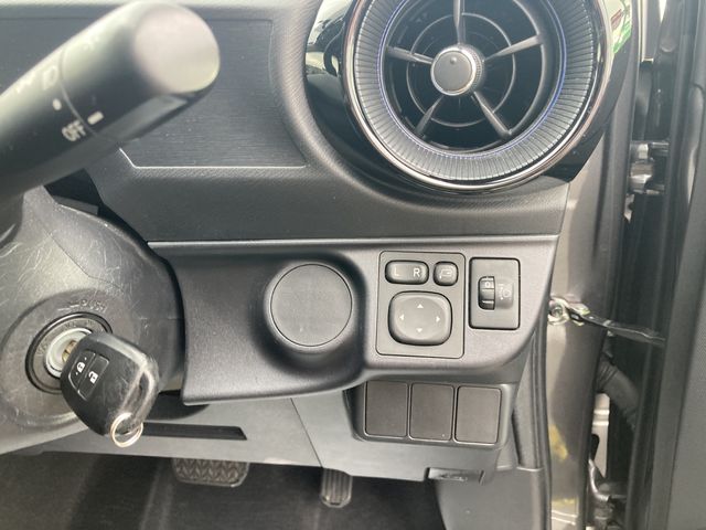 Toyota AQUA 2018-06 185321-13