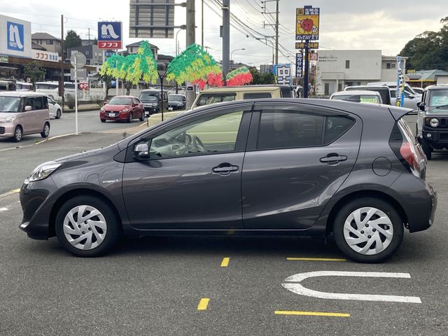 Toyota AQUA 2018-06 185321-28