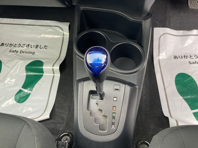 Toyota AQUA 2018-06 185321-8