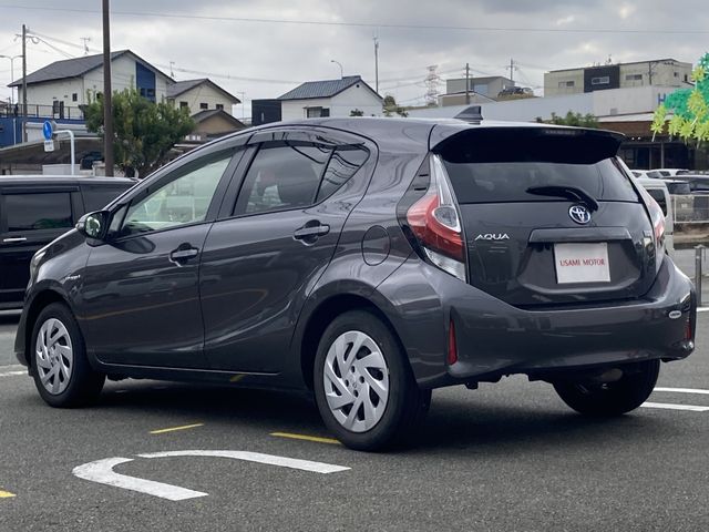 Toyota AQUA 2018-06 185321-27