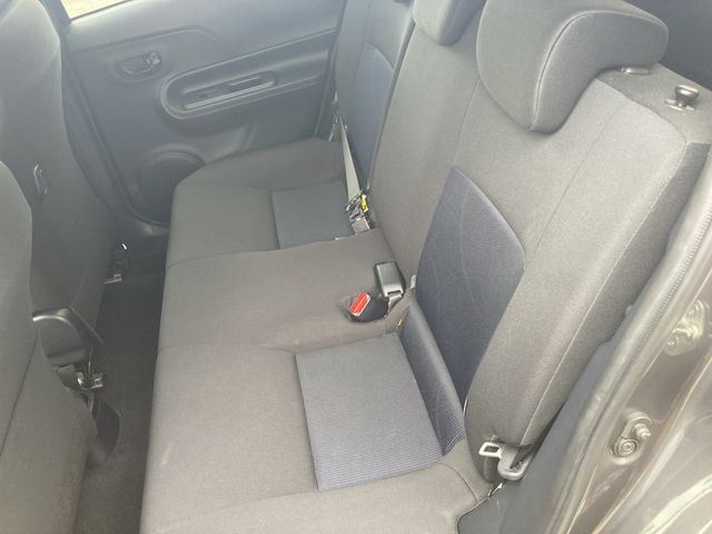 Toyota AQUA 2018-06 185321-18