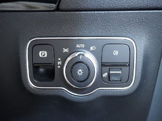 Mercedes Benz B-CLASS 2019-09 17628-15