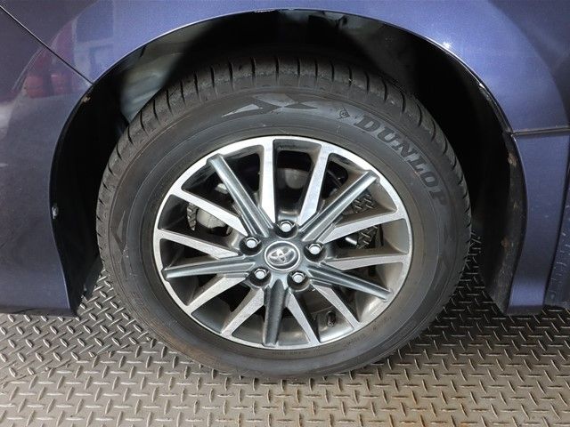 Toyota NOAH 2017-04 181623-27