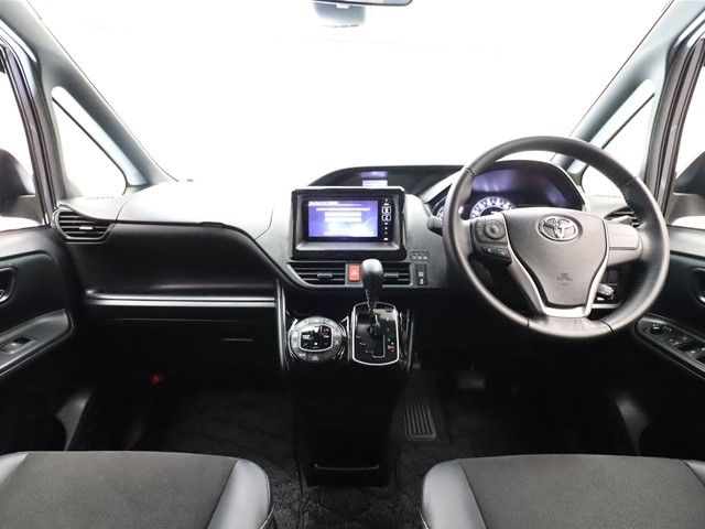 Toyota NOAH 2017-04 181623-2
