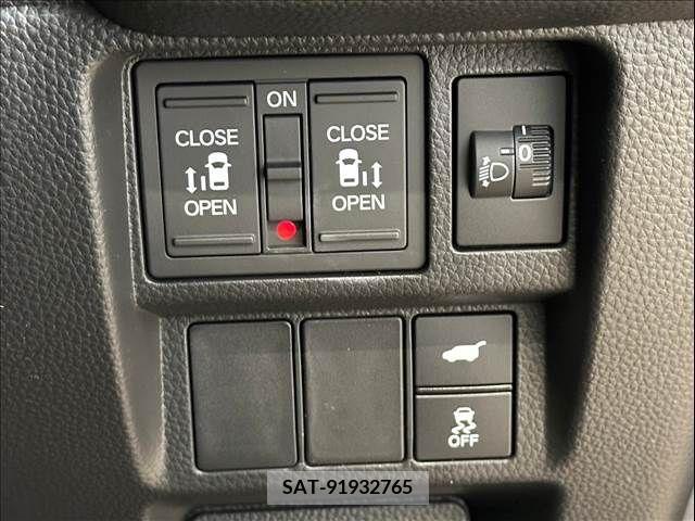 Honda STEP WGN 2024-04 324725-3