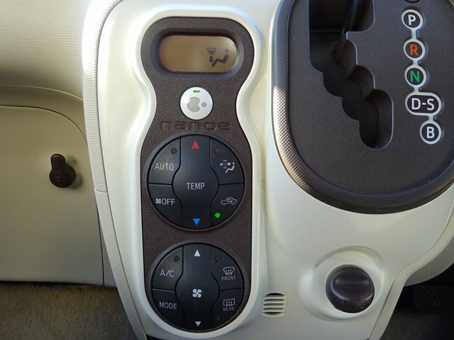 Toyota SPADE 2013-04 184447-22