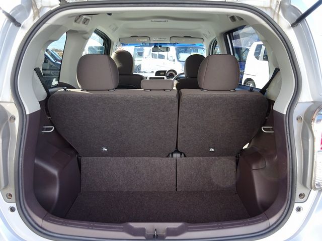 Toyota SPADE 2013-04 184447-11