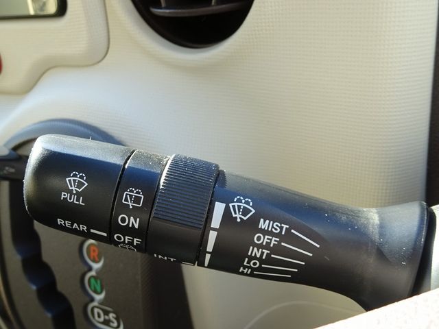 Toyota SPADE 2013-04 184447-24
