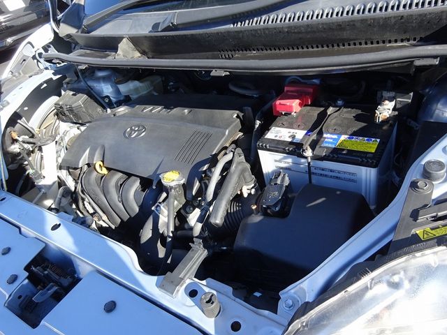 Toyota SPADE 2013-04 184447-8