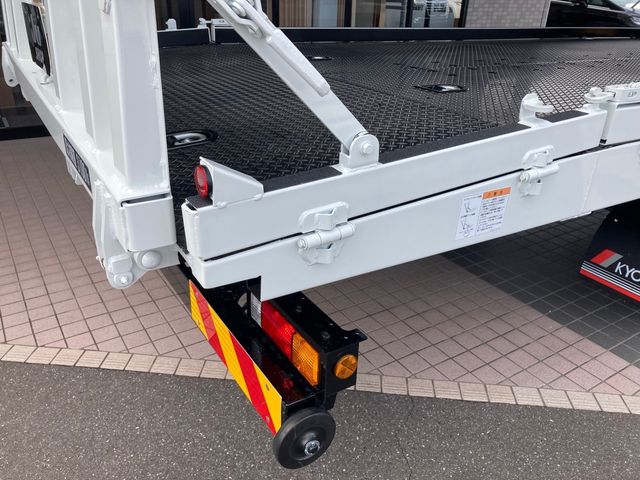 Mitsubishi CANTER 2023-01 192-7
