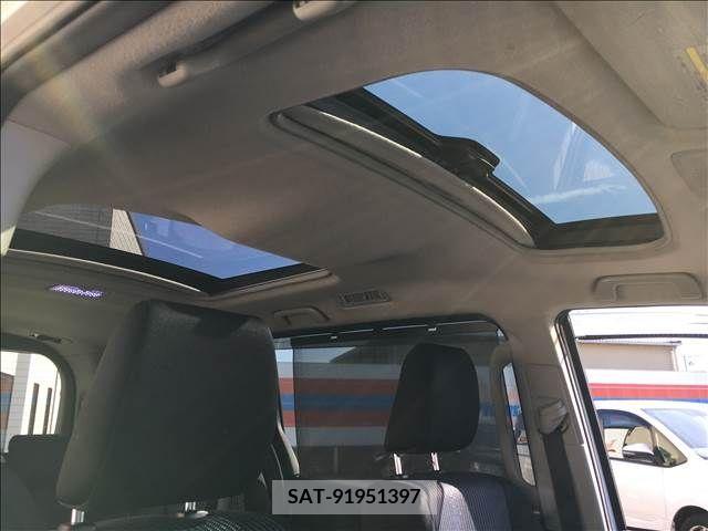 Toyota NOAH 2014-01 210584-1