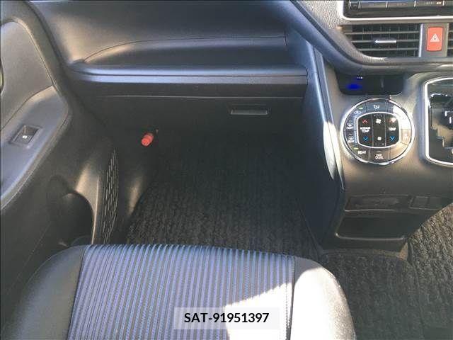 Toyota NOAH 2014-01 210584-5