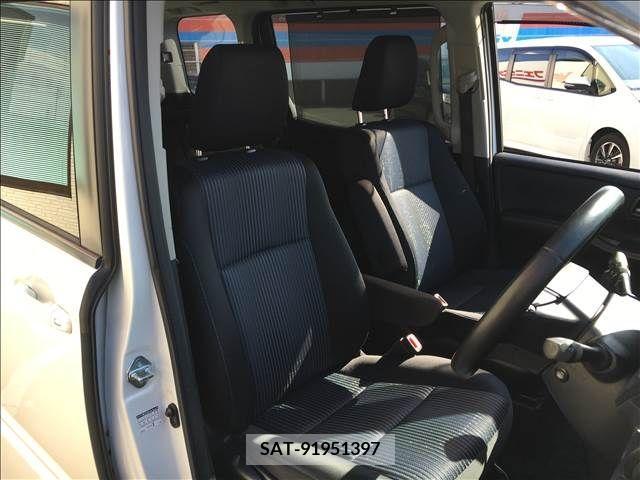 Toyota NOAH 2014-01 210584-7