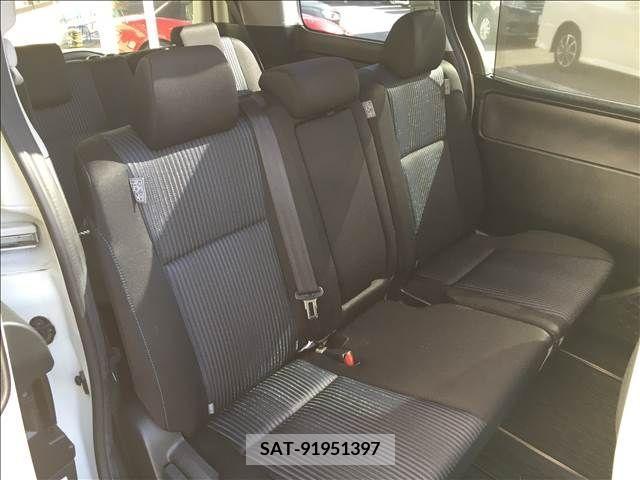 Toyota NOAH 2014-01 210584-8