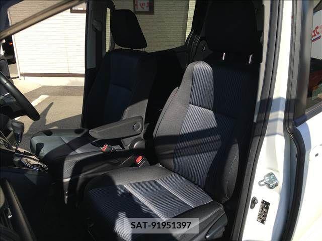 Toyota NOAH 2014-01 210584-10