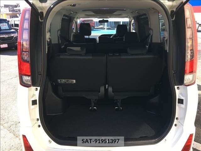 Toyota NOAH 2014-01 210584-12