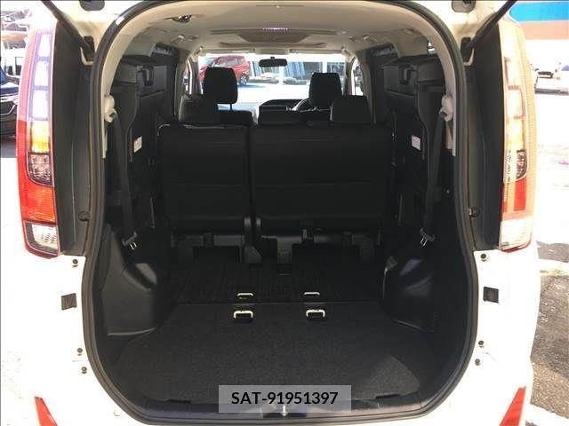 Toyota NOAH 2014-01 210584-14