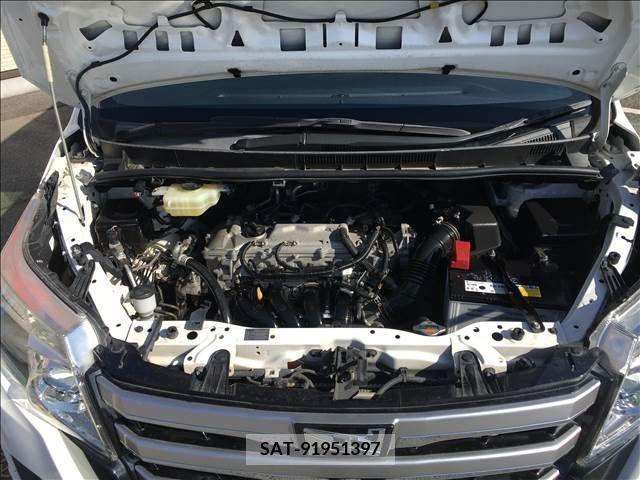 Toyota NOAH 2014-01 210584-15